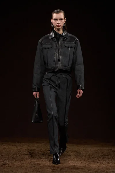 Look 4